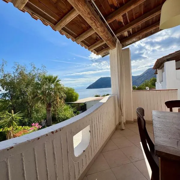 JERA Holiday Collection VULCANO TRE - Sea View, hotel em Vulcano