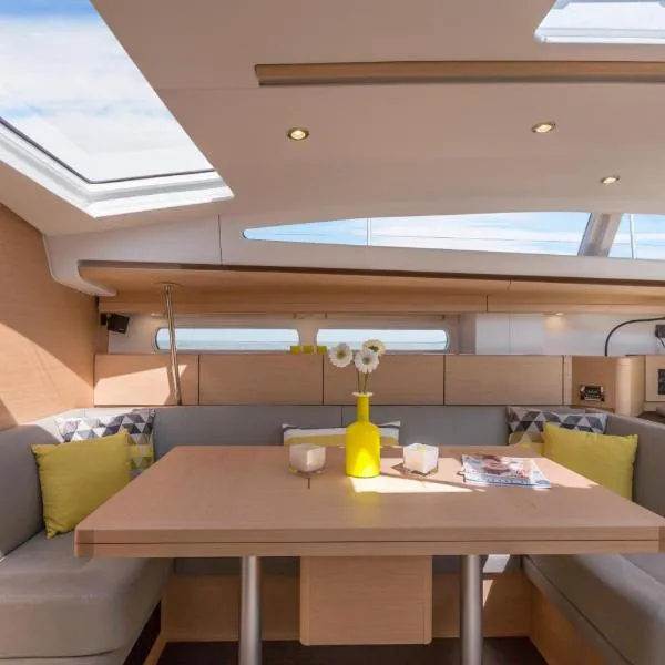 Sailing boat house: Atina'da bir otel