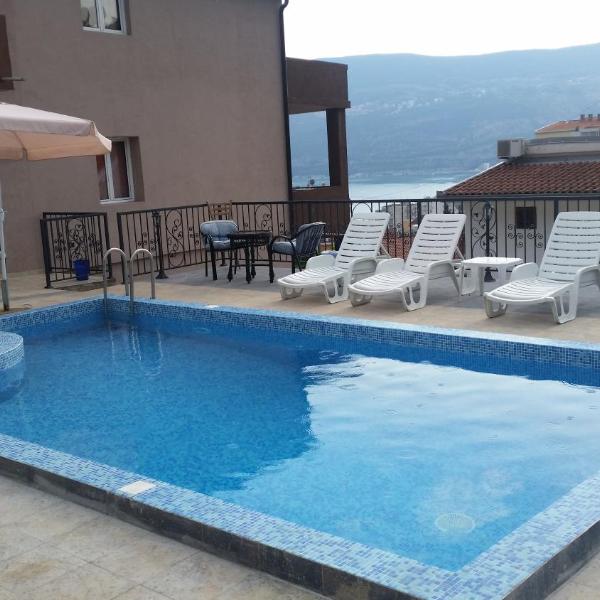 Apartments Lav Costas