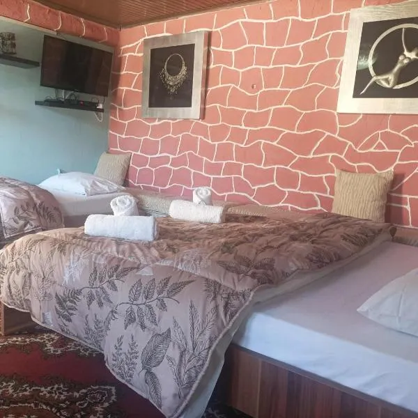 The cave of Cyclops, hotel in Mákri