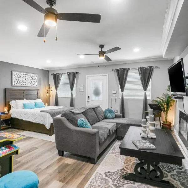 Luxury Cozy Studio with Firepit, hotel em Vista