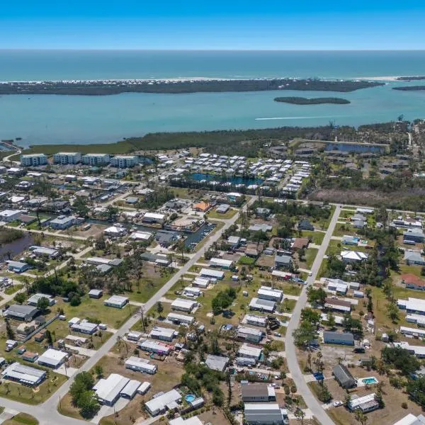 The Salty Sister Bayside Retreat Near Manasota Key Sleeps 6, hotel Englewoodban