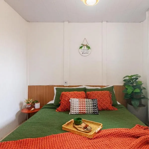 Refúgio Setiba: ar/wi-fi/pet friendly/gar/churrasqueira fogão a lenha, hotel sa Guarapari