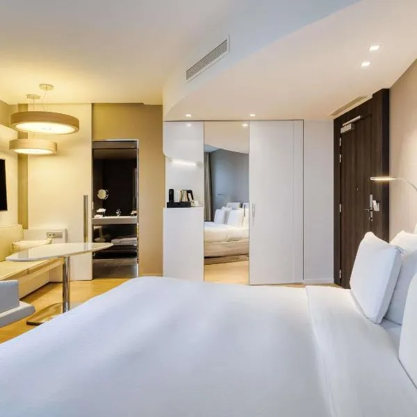 Pullman Brussels Centre Midi, hotel in Brussels