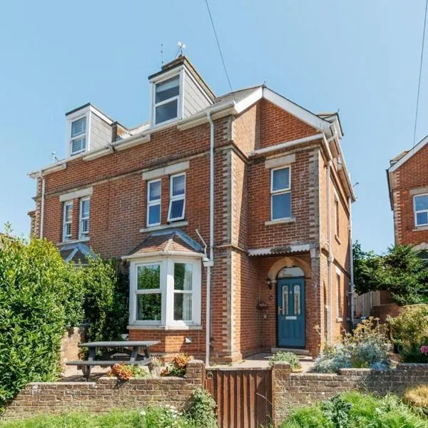 Capstone, hotel in Swanage