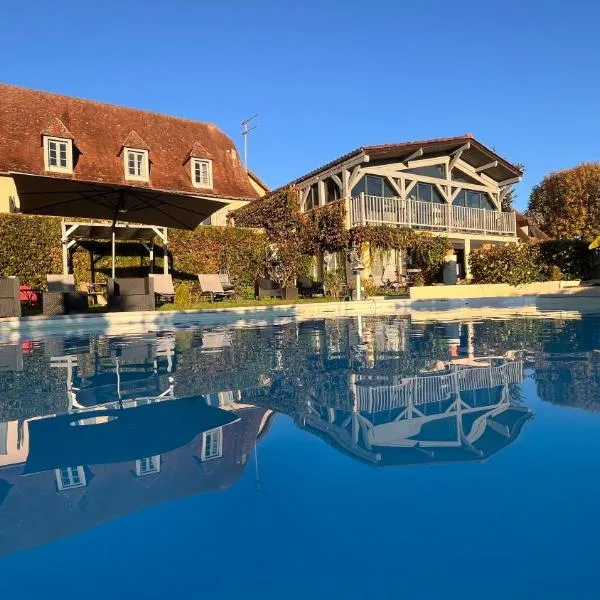 Hôtel Bien-Être Aux Cyprès de Marquay, hotel in Marquay