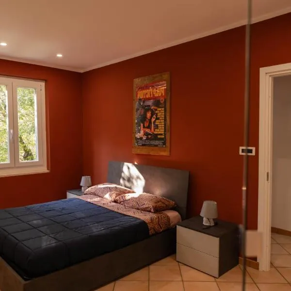 Spazioso appartamento vicino a tutto, ξενοδοχείο σε Tortona