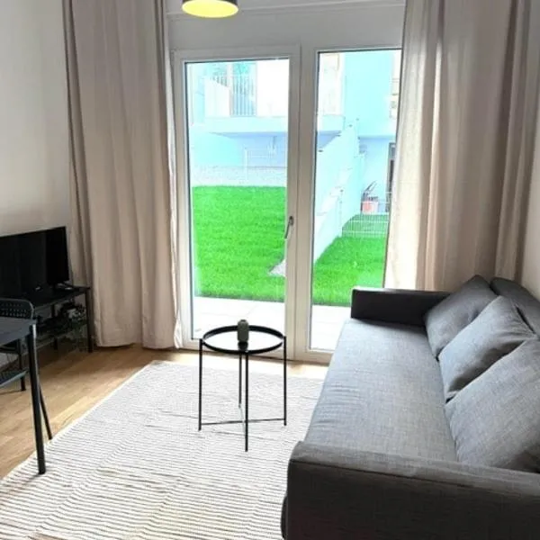 Central, Brand New Apartment with Private Own Garden, Hotel in Wien