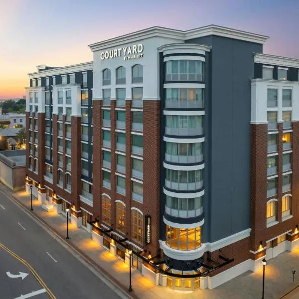 Courtyard by Marriott Athens Downtown, khách sạn ở Athens