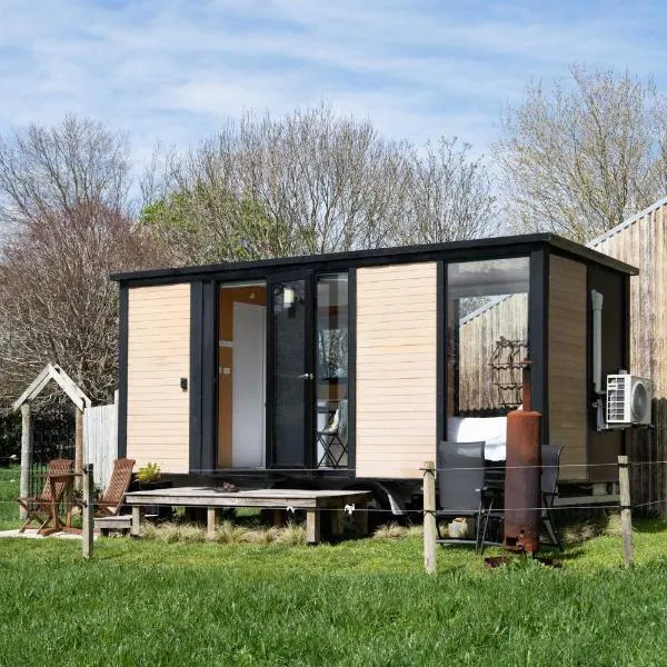 Forest Farm Tiny House by Tiny Away, hotel v destinaci Tauranga