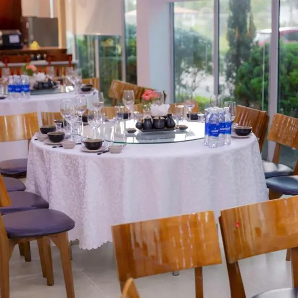 Juna hotel - Condotel, hotel in Thanh Hóa