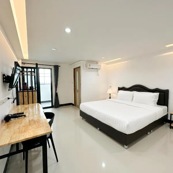 Wises Hotel, hotel in Ban Bang Phra