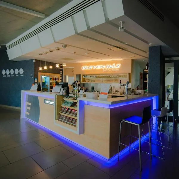 Eleven Business & Sport Hotel, hotel en Jászárokszállás
