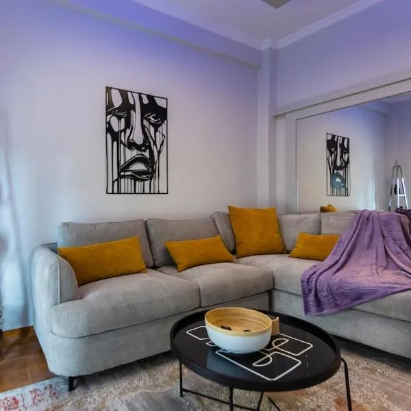 Noir Luxury 1 bedroom Atelier, hotel en Athens