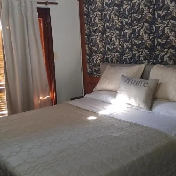 EZEIZA BED and BREAKFAST A 3KM AEROPUERTO EZEIZA, hotel in Ezeiza