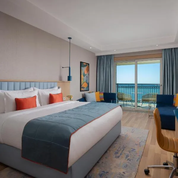 Rixos Water World Aktau - Theme Park Free Access, hotel em Aktau