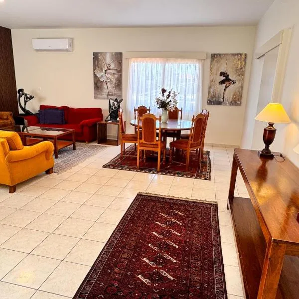 Family House, hôtel à Limassol