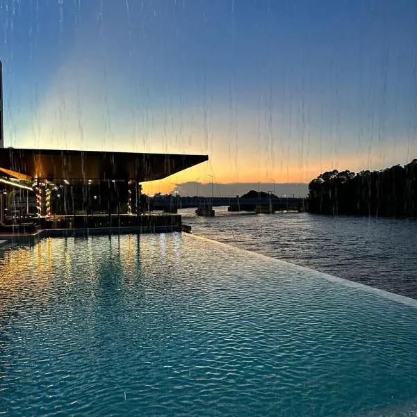 Grand Resort & Residences, hotel v destinaci Belize City