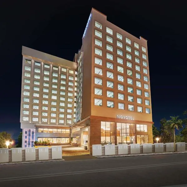 Novotel Mumbai International Airport, hotel v Bombaji