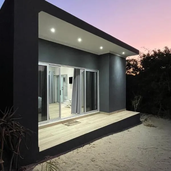 Cycad Beach Resort- Chalets Pre-payment required!, hotel v destinaci Praia de Macaneta