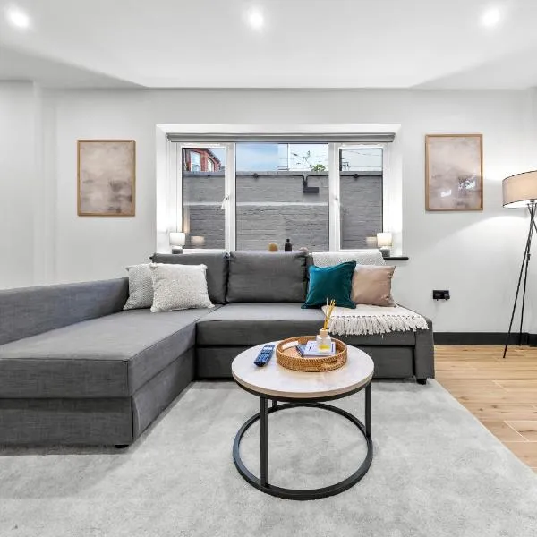 Luxury 1 Bedroom Apartment sleeps 4 with terrace 10 min to tube, ξενοδοχείο σε Finchley