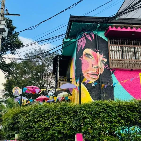 Baku Laureles Hostel, hotel in Medellín