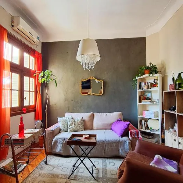 Habitación privada, solo Damas "Alma de mujer", hotel in Buenos Aires