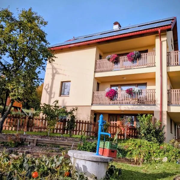 Apartmány U Zvoničky, hotel in Prachov