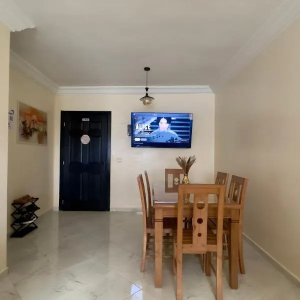 Cozy Apartment Near Rabat & Beach, hotel a Temara