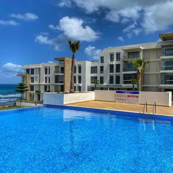 Cozy 2 Bedroom Prestigia - close to Plage des Nations, hótel í Sidi Bouqnadel
