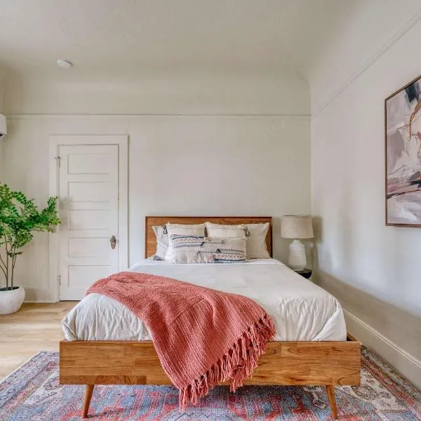 Stay Portland - The Sullivan's Gulch Lodge - 94 WalkScore, hotel in Portland