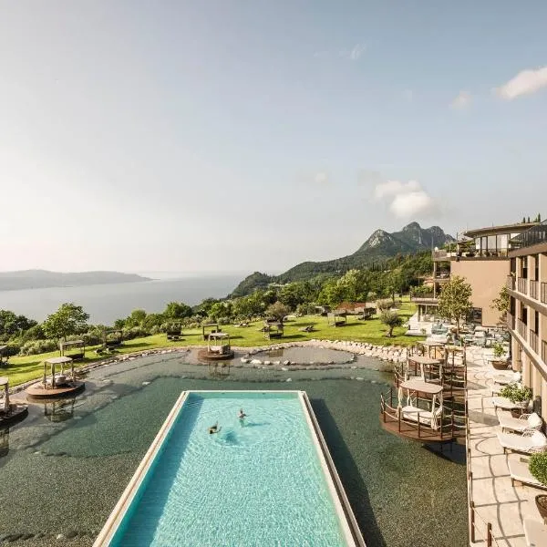 Stroblhof Lake Garda Active Family SPA Resort, hotel in Gargnano
