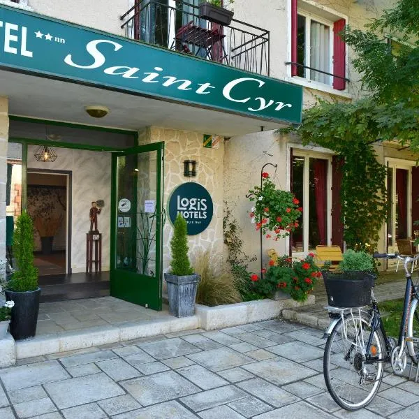 Logis Hôtel Saint Cyr, hotel en La Ferté-Saint-Cyr