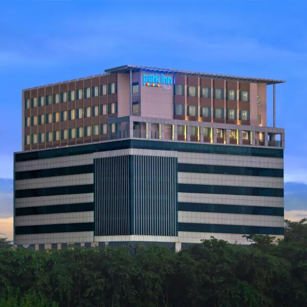 Park Inn By Radisson Amritsar Airport, готель у місті Амрітсар