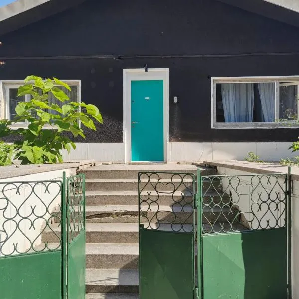 Central houses budget friendly, hotel in Bucharest