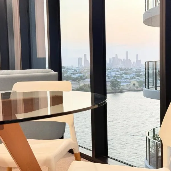 Viesnīca RiverView Breeze Hamilton 3B2B with Free Parking Brisbenā