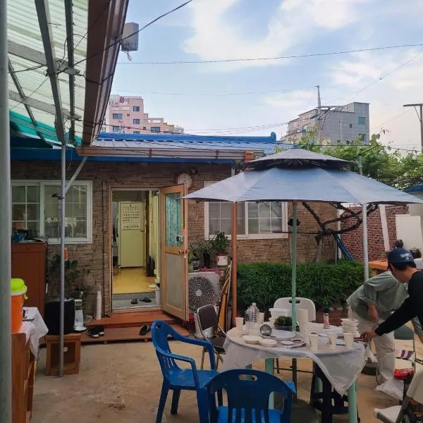 Nearby OSAN AB & Songtan Stn- Cozy 2-bedrooms with Patio allowed Pet & BBQ, hotel en Songt'an