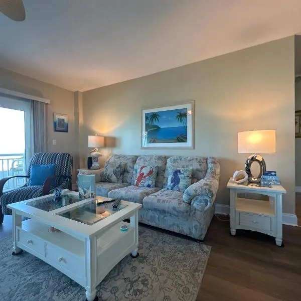 Beachfront Condo, Ocean Views, Near Patrick SFB, Hotel in Satellite Beach