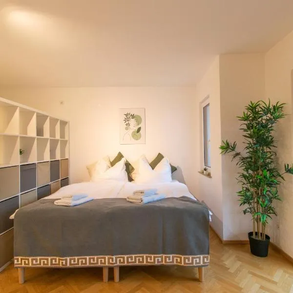 Cozy apartment with kitchen + balcony NEW!: Essen'de bir otel