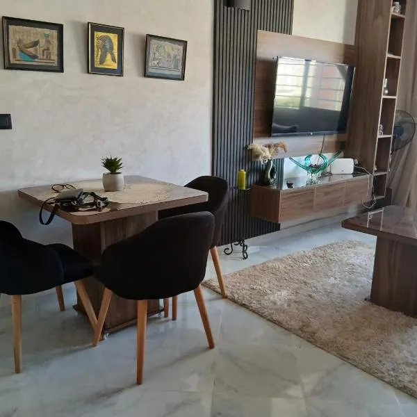 Cozy two bedroom apartment, Hotel in Meknès