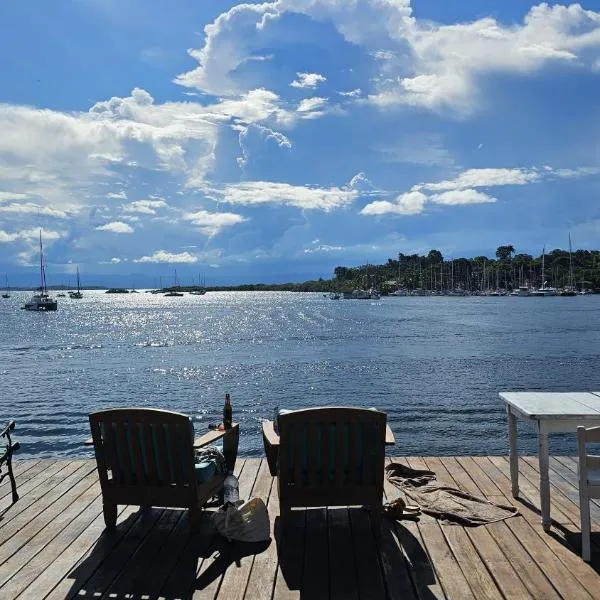 Hostal Blue Olas, hotel em Carenero