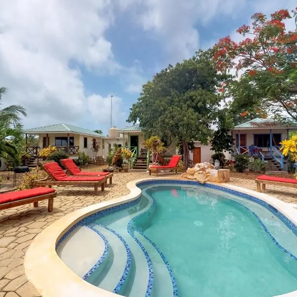 Starfish Cabana at Latitude Adjustment -Gold Standard Certified, hotel en Hopkins