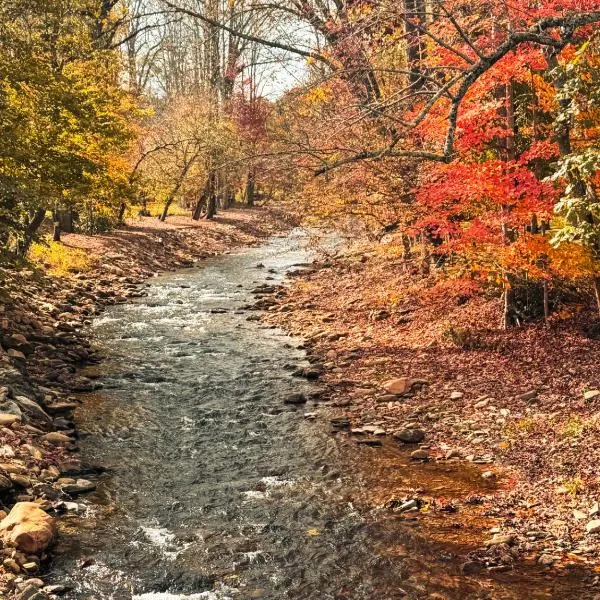 Cozy Creek Cottages, khách sạn ở Maggie Valley