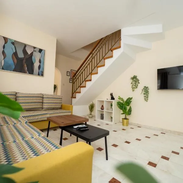 2 bedroom house near the beach, מלון בלימסול