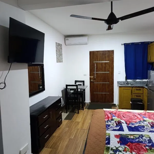 Apart Hotel Costa Verde - #2 Exclusivo y Seguro cama King zise، فندق في لاس غاليراس