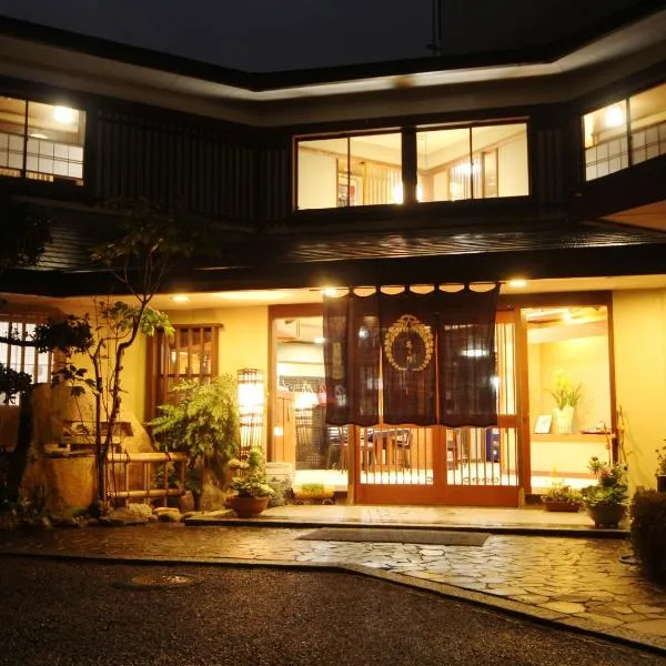 Ena Totaro, hotel in Ena