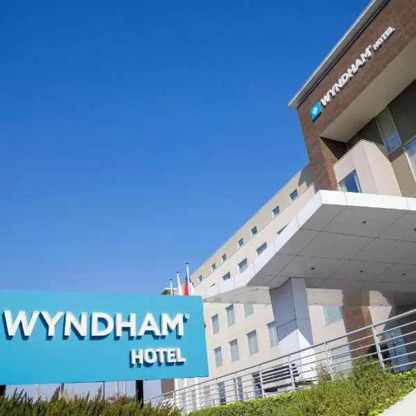 Wyndham Santiago Aeropuerto, hotel Santiagóban