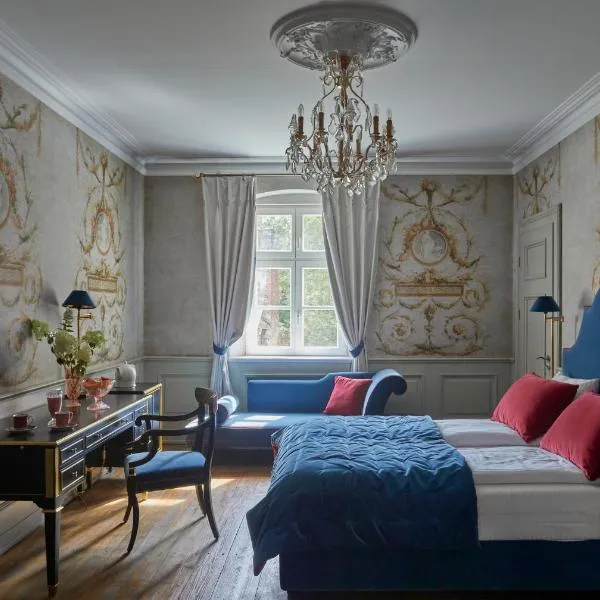 Zamek Sarny - Schloss Scharfeneck, Hotel in Kłodzko
