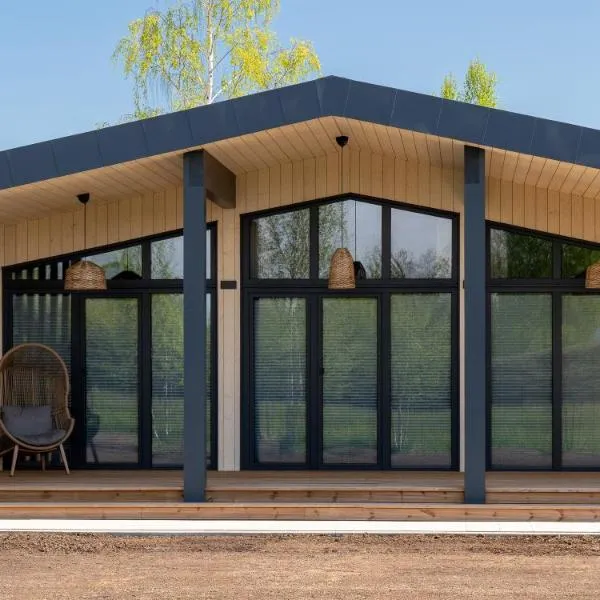 Nordic Zen Beach House - Bali-Inspired Calm, hotel v mestu Skulte