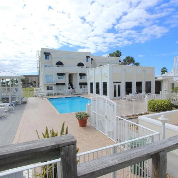 Oceanfront 2br2b, Ocean Views, Heated Pool, Spa, hotel in Cape Canaveral